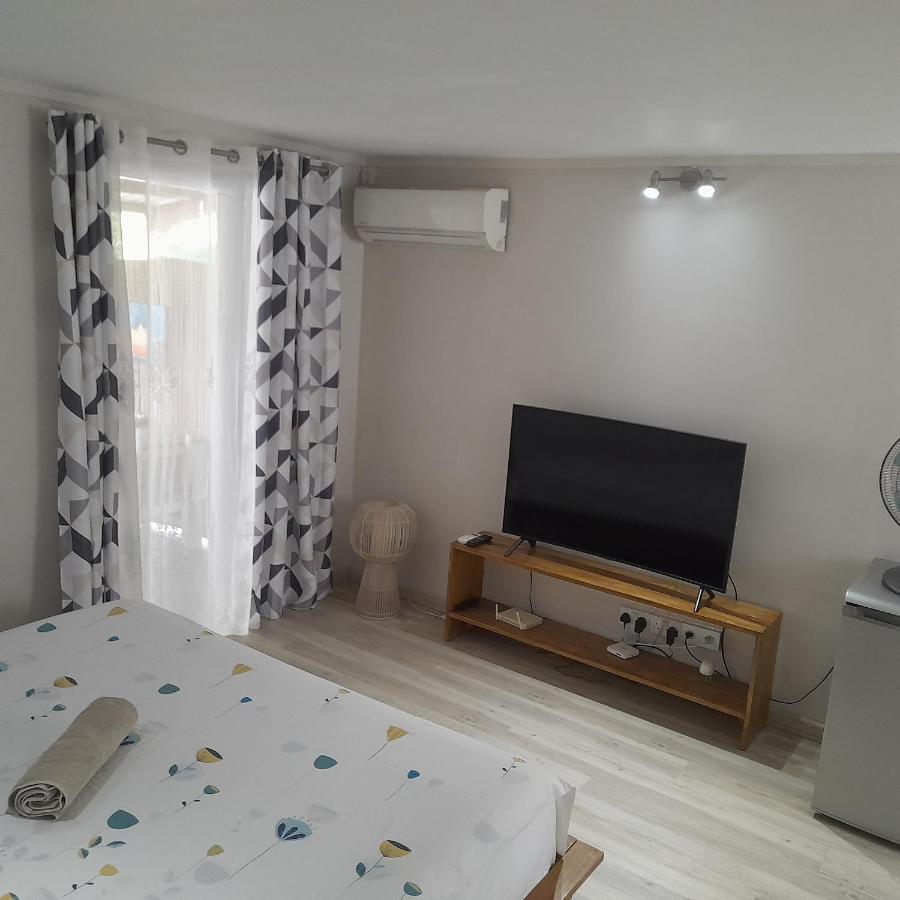 תמרין Holiday Surf Lodge מראה חיצוני תמונה